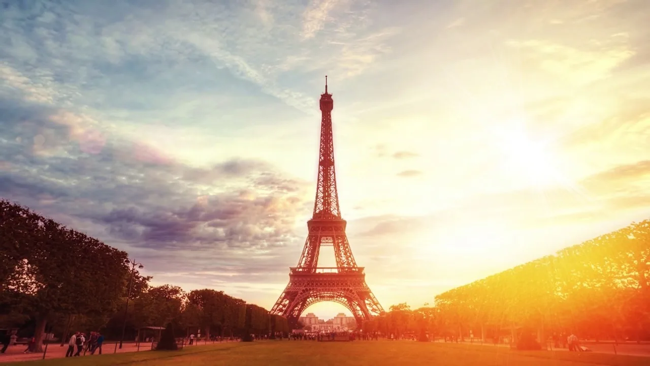 MadColour – Paris thumbnail